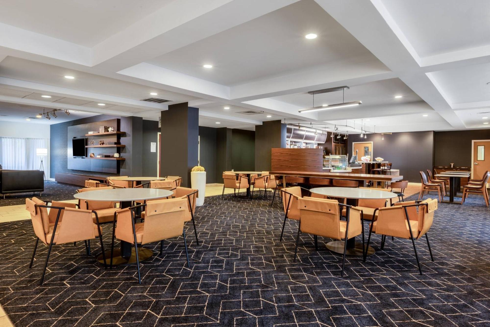 Courtyard Columbus Airport Hotel Buitenkant foto